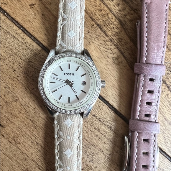 FOSSIL Women’s Interchangeable Watch- Stainless Steel Face with 2 Bands - Picture 8 of 8